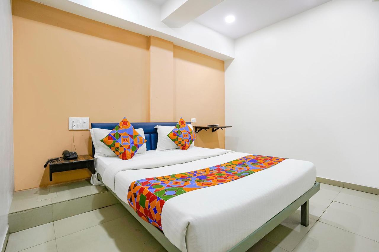 Fabexpress Blue Stone Hotel Surat Exterior photo