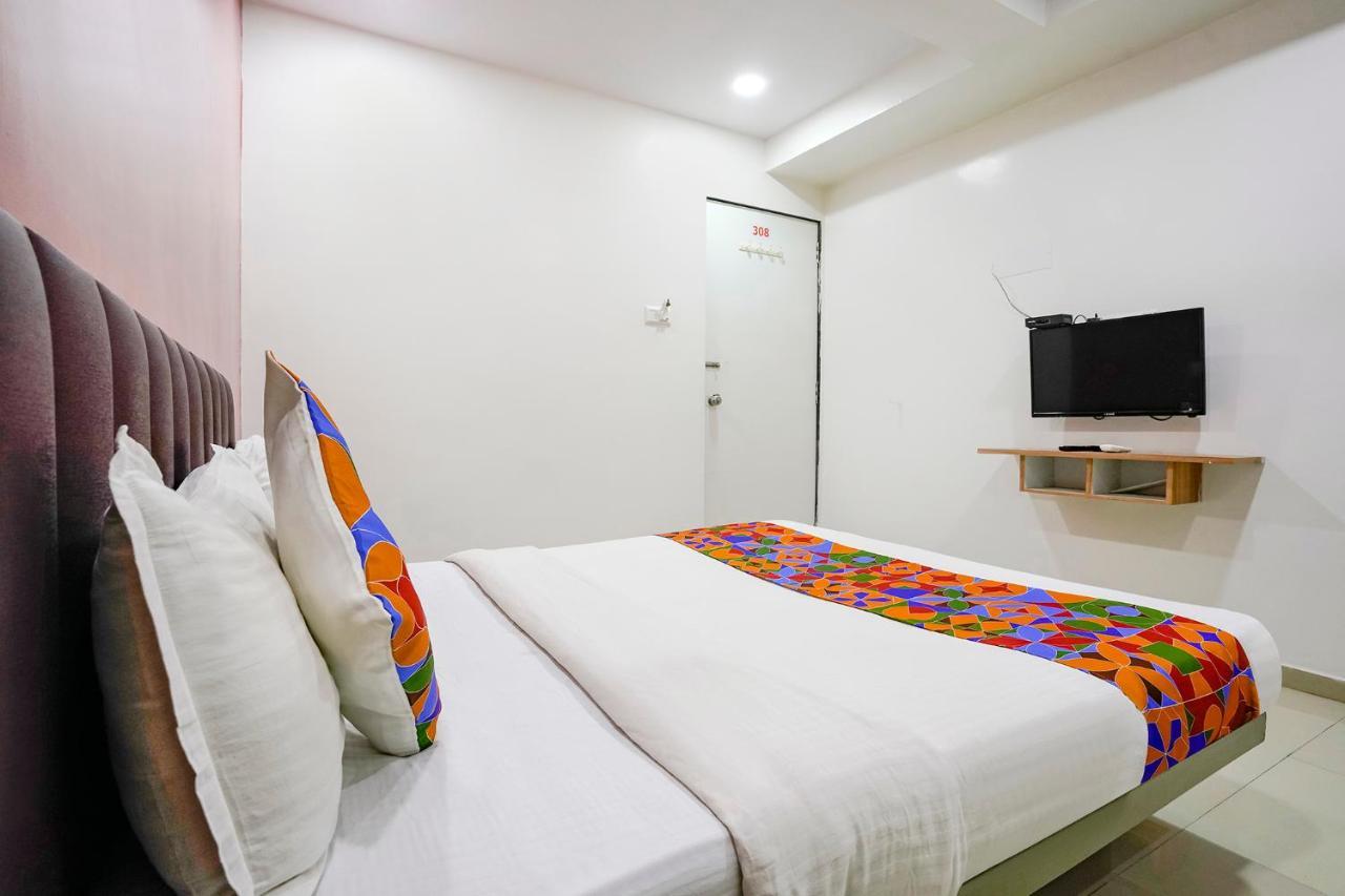 Fabexpress Blue Stone Hotel Surat Exterior photo