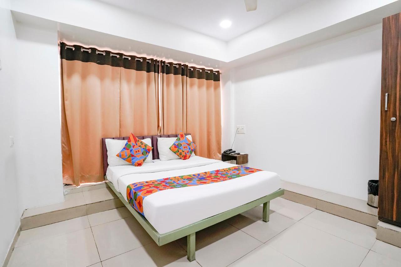 Fabexpress Blue Stone Hotel Surat Exterior photo